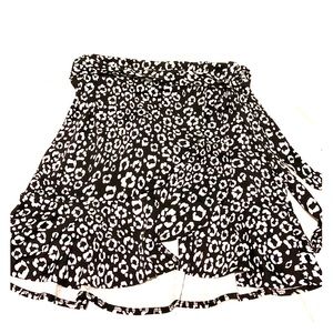 NWOT Black and white animal print skirt